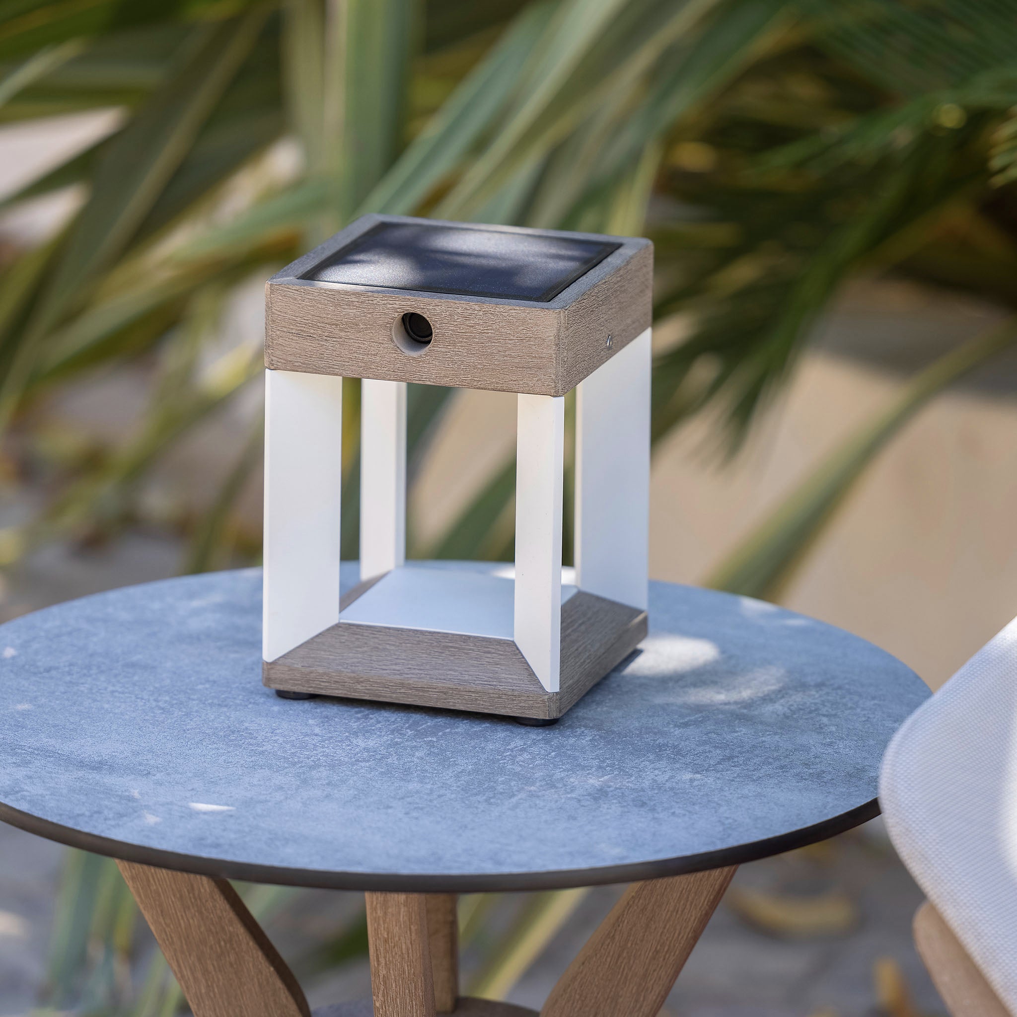 BLADE Table Light